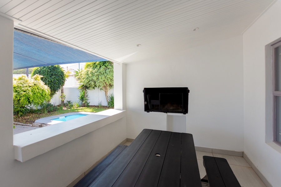 4 Bedroom Property for Sale in Mykonos Western Cape